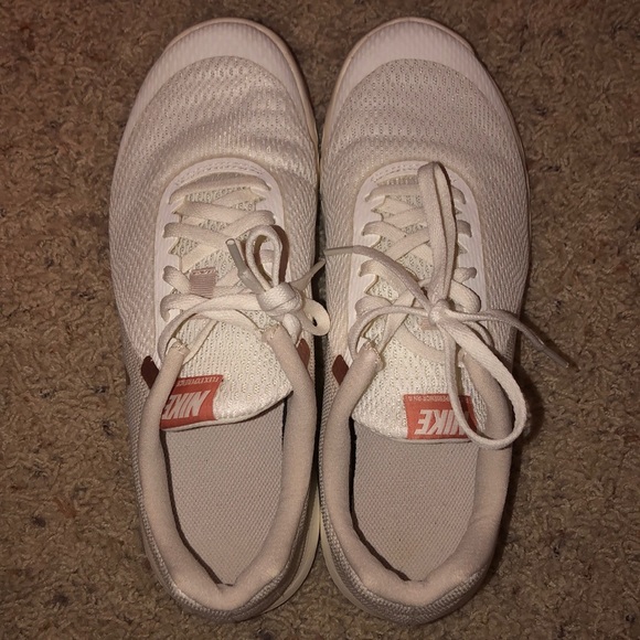 White and rose gold nike sneakers - Picture 2 of 5